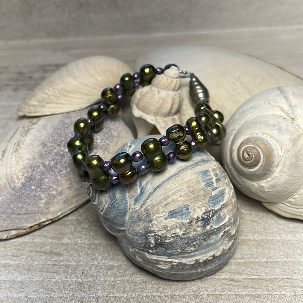 Train track pearl bracelet magnetic